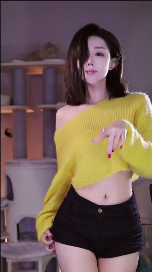 241110抖音小月亮 (4)