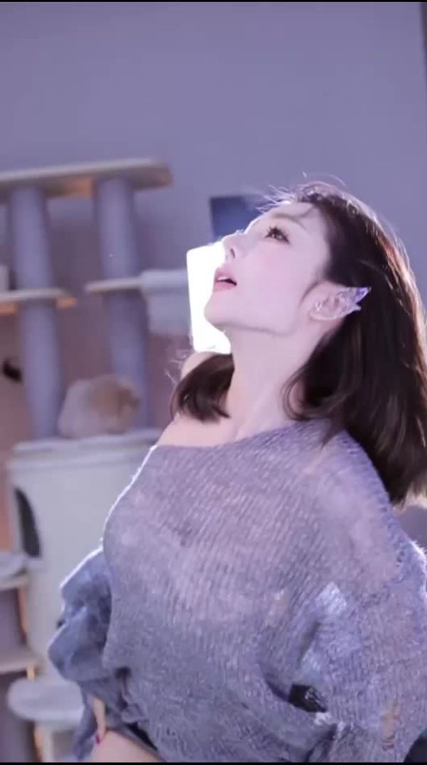 241118抖音小月亮7 (6)
