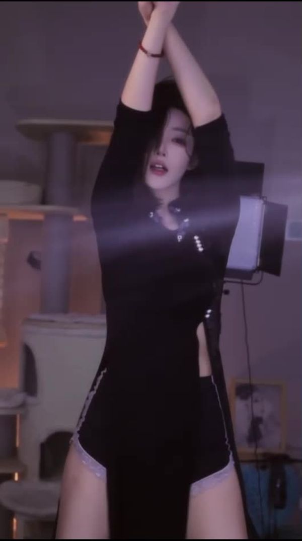241125抖音小月亮 (7)