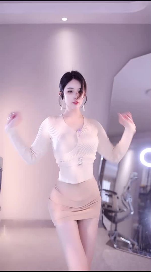241209抖音张芝妍 (4)