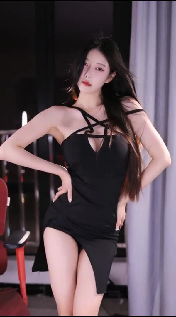 250509YY小希含 (4)