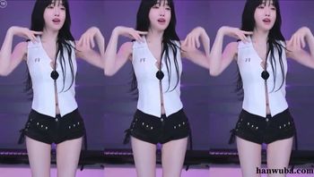 250522诗妍 (8)